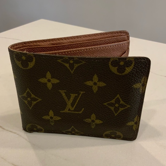 LOUIS VUITTON Other - LOUIS VUITTON Monogram Bi-Fold Wallet